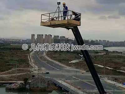 通过三维激光扫描施工现场，得到真实、准确性的数据；通过对比检测得知施工现场是否在施工质量控制范围之内；通过三维激光扫描改造现场，建立BIM体系模型，通过BIM体系模型建立整套的BIM改造方案。